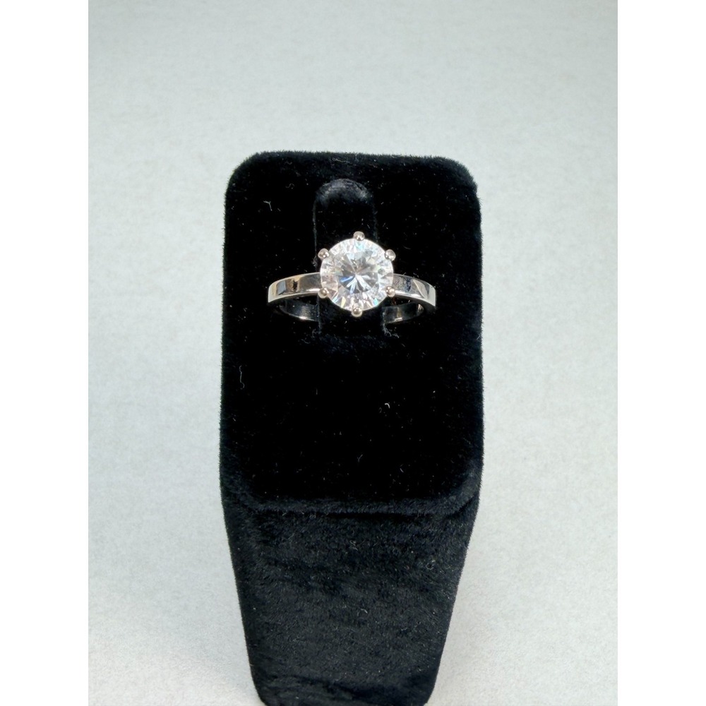 Classic Solitaire CZ Engagement Style Ring Silver Tone Minimalist Size 8.25 NV